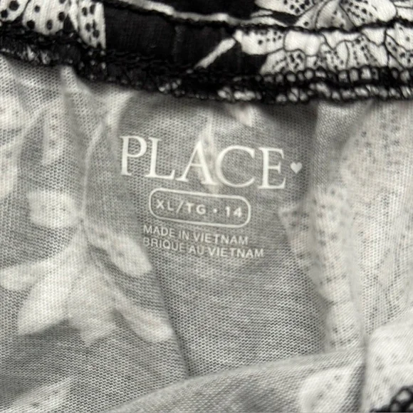 The Children’s Place Girl’s XL (14) Black And White Floral Sleeveless Romper - Picture 4 of 9